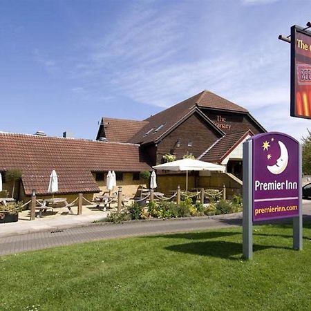 Premier Inn Peterborough - Ferry Meadows Exteriör bild