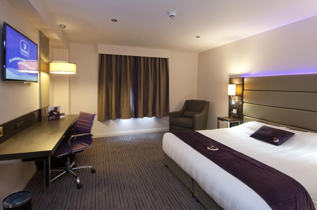 Premier Inn Peterborough - Ferry Meadows Exteriör bild