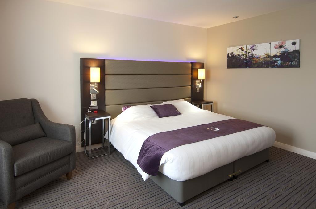 Premier Inn Peterborough - Ferry Meadows Exteriör bild