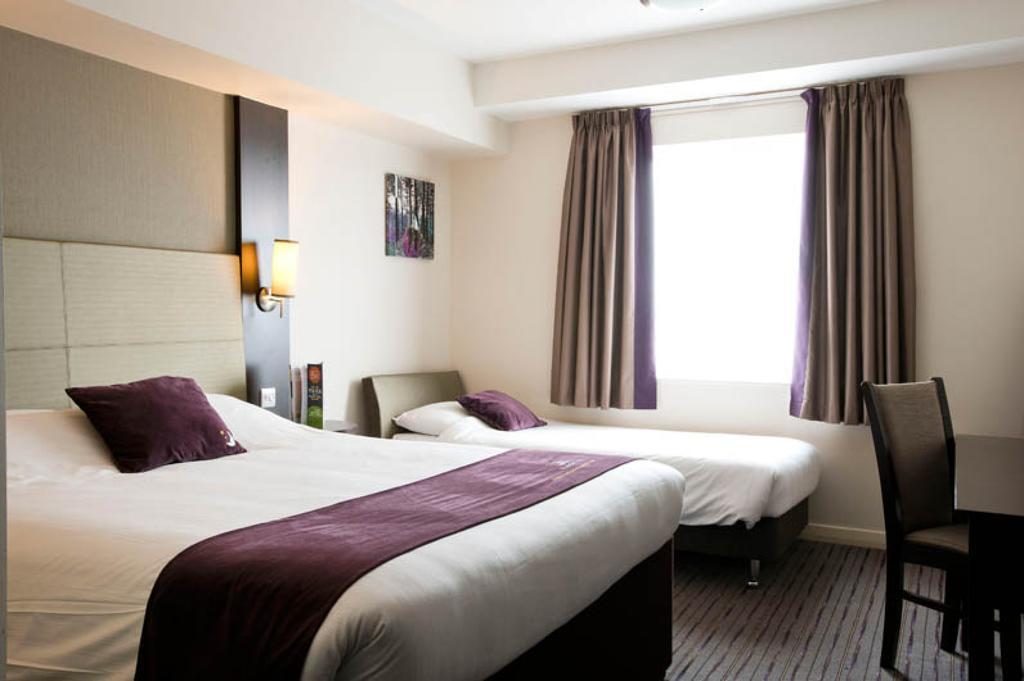 Premier Inn Peterborough - Ferry Meadows Exteriör bild
