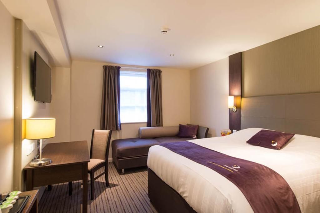 Premier Inn Peterborough - Ferry Meadows Exteriör bild