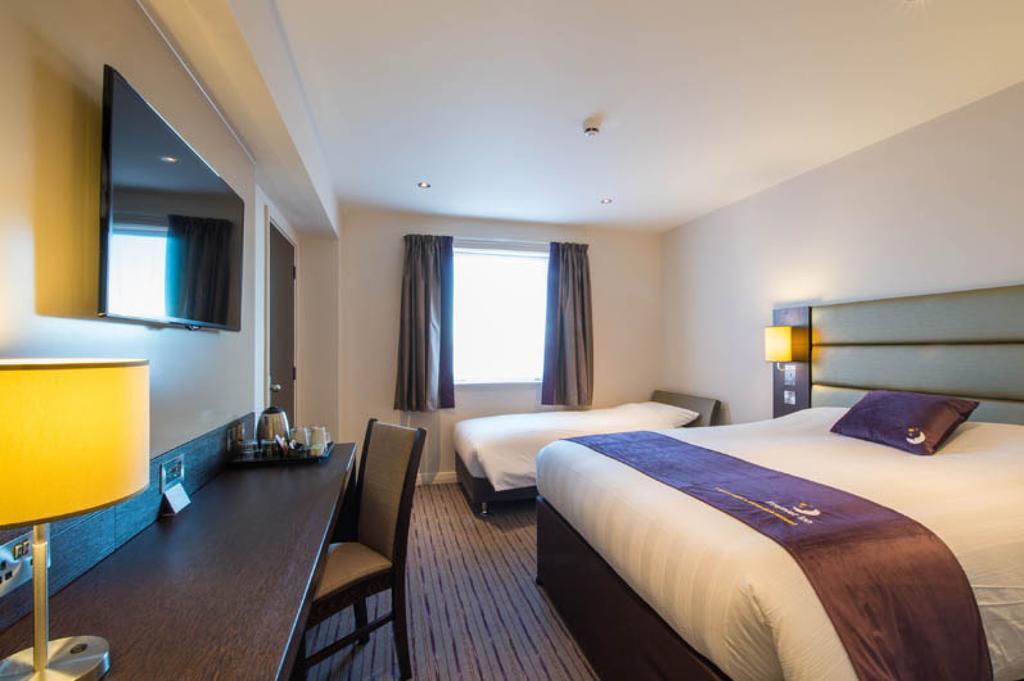Premier Inn Peterborough - Ferry Meadows Exteriör bild